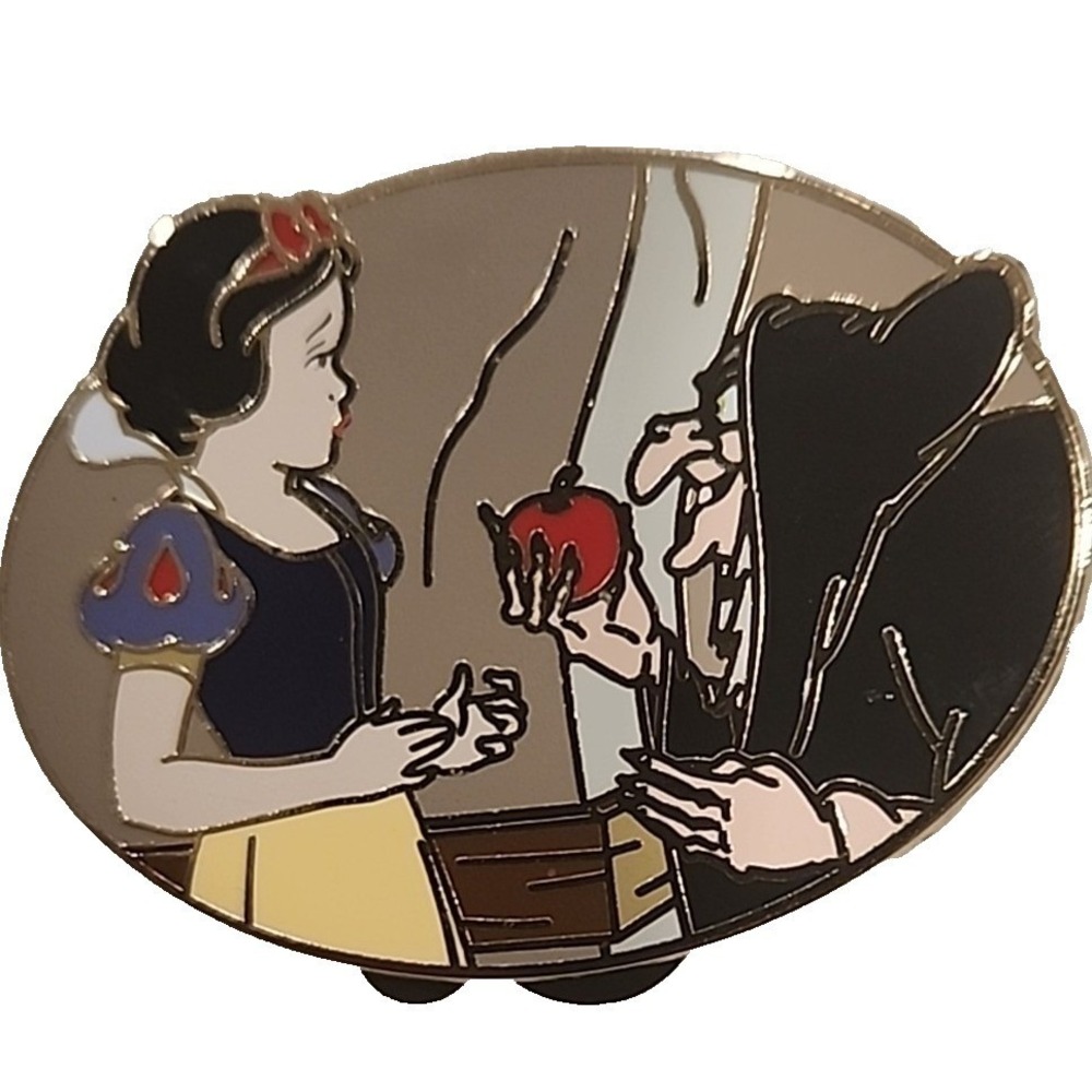 Disney Pin Snow White Princess Old Hag Apple Villain 85th Anniversary LE 00080